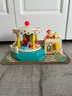 Vintage 1964 Fisher-Price Little People Merry-Go-Round #111